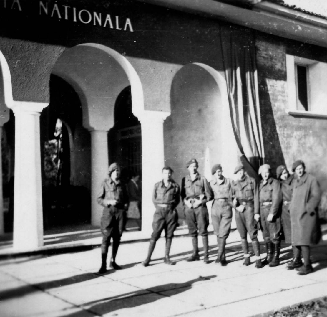 Румынские солдаты в Городском Саду, октябрь 1942 года.